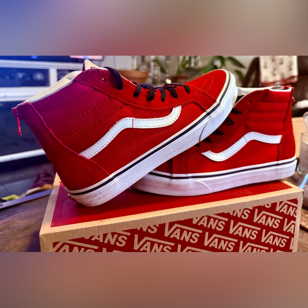 Vans Sk8-hi Zip 1 Vans- Bold Red and White High-Tops